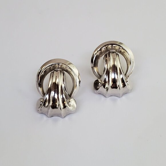 Unique Vintage Coro Silver Tone Door Knocker Screw Back Earrings - Picture 9 of 9